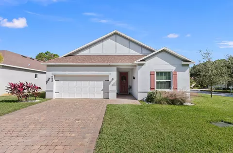 652 NE Moss Rose Pl, Port Saint Lucie, FL 34983