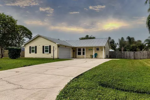 1190 SW Cynthia St, Port Saint Lucie, FL 34983