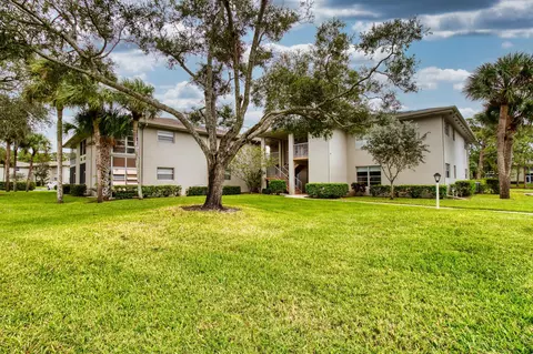 3 Lake Vista Trl #102, Port Saint Lucie, FL 34952