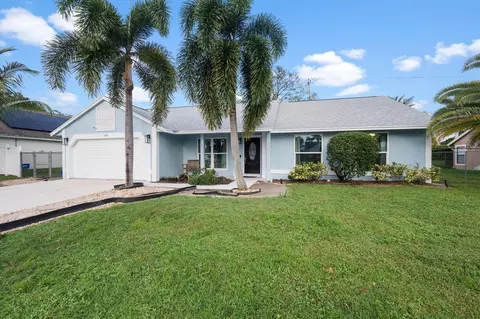 110 Sherwood Dr, Royal Palm Beach, FL 33411