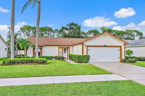 3965 SE Jacaranda St, Stuart, FL 34997