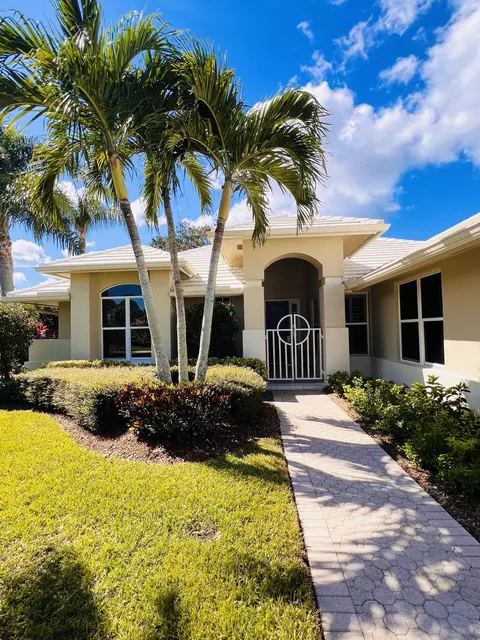 3664 SE Cambridge Dr, Stuart, FL 34997