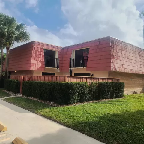 421 Live Oak Ln, Boynton Beach, FL 33436