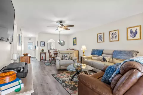 324 Cape Cod Cir, Lake Worth, FL 33467