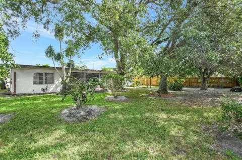 65 NW 12th Ave, Boca Raton, FL 33486