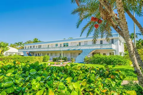 1006 Casuarina #11, Delray Beach, FL 33483