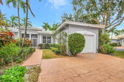 9607 Crescent View Dr N, Boynton Beach, FL 33437