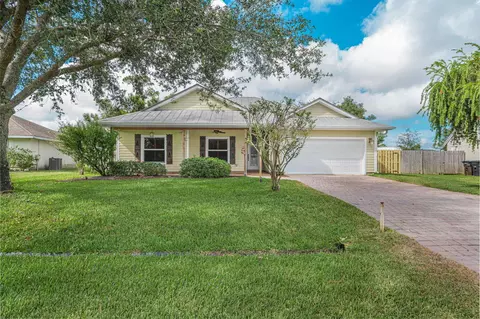 241 SE Kaspar Dr, Port Saint Lucie, FL 34983