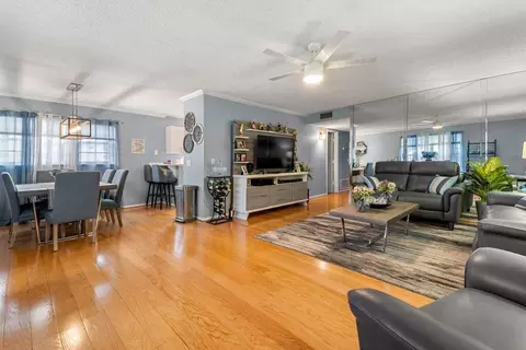 27 Lake Vista Trl #107, Port Saint Lucie, FL 34952