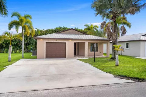 14 Silver Oak Dr, Port Saint Lucie, FL 34952