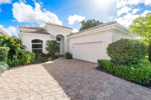 112 Isle Dr, Palm Beach Gardens, FL 33418