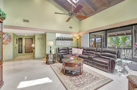 7106 Rain Forest Dr #10-H, Boca Raton, FL 33434