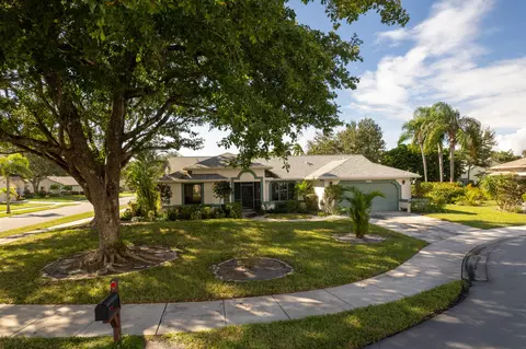 3135 Riviera Dr, Delray Beach, FL 33445