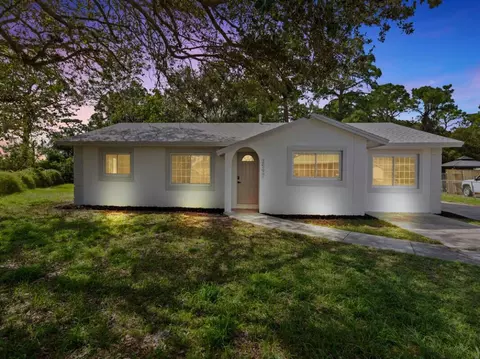 2597 Bennett Dr, Fort Pierce, FL 34946