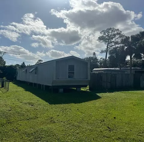 5189 Melissa Ln, Fort Pierce, FL 34946