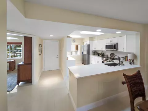 12560 Majesty Cir #205, Boynton Beach, FL 33437
