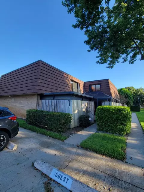 1724 17th Ln, Palm Beach Gardens, FL 33418