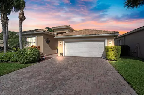 7451 Twin Falls Dr, Boynton Beach, FL 33437
