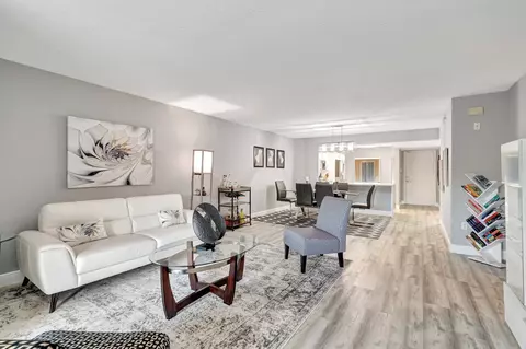 5906 Crystal Shores Dr #204, Boynton Beach, FL 33437