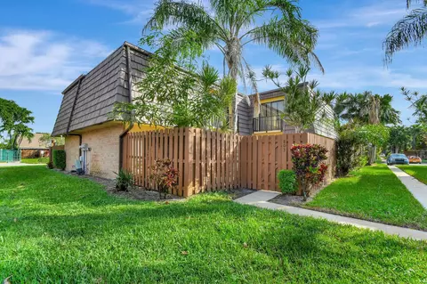 803 Springdale Cir, Palm Springs, FL 33461