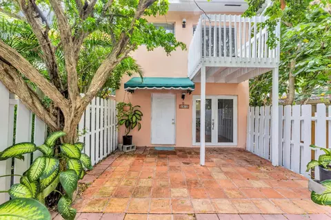 1912 NE 6th St, Deerfield Beach, FL 33441