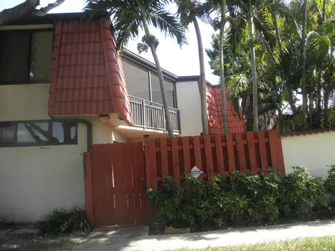 3683 Victoria Dr, West Palm Beach, FL 33406