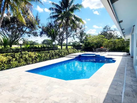22120 Serenata Cir E, Boca Raton, FL 33433