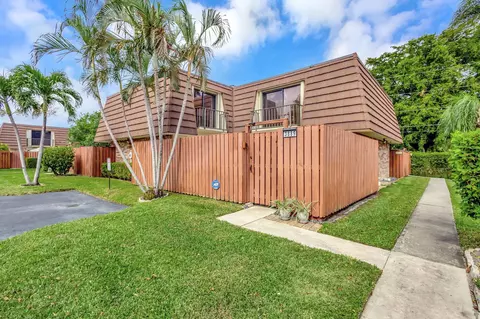 3889 Louis Dr, Lake Worth, FL 33461