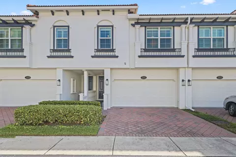 3111 Waterside Cir, Boynton Beach, FL 33435