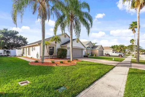 110 Saddle Trl, Royal Palm Beach, FL 33411