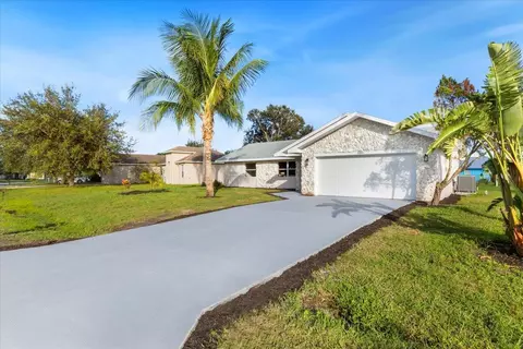 2185 SE Holland St, Port Saint Lucie, FL 34952