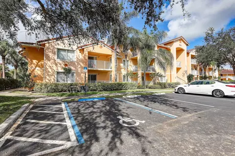 261 SW Palm Dr #202, Port Saint Lucie, FL 34986