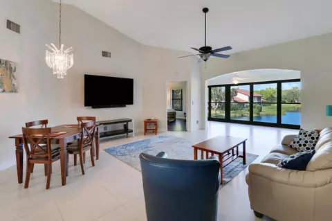 3490 SE Martinique Trce #202, Stuart, FL 34997