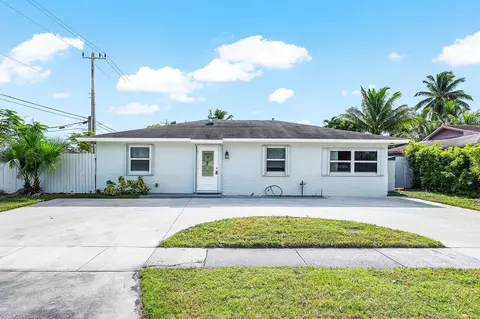 8100 SW 7th Ct, North Lauderdale, FL 33068