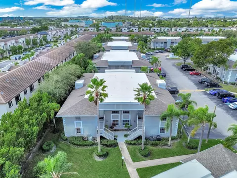 454 NE 210th Cir Ter #103-7B, Miami, FL 33179