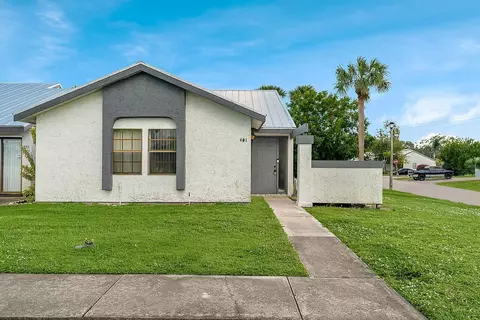 401 SW Godels St, Port Saint Lucie, FL 34953