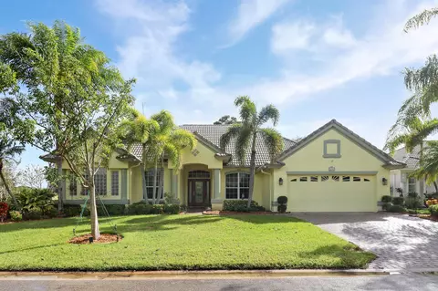 4001 NW Willow Creek Dr, Jensen Beach, FL 34957