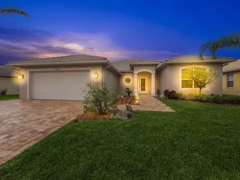 581 Waverly Cir, Port Saint Lucie, FL 34983