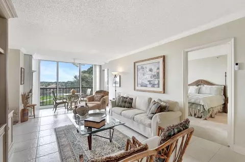 6895 Willow Wood #1051, Boca Raton, FL 33434