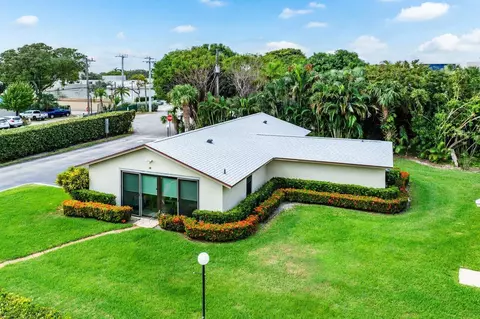 555 Banyan Tree Ln #11, Delray Beach, FL 33483