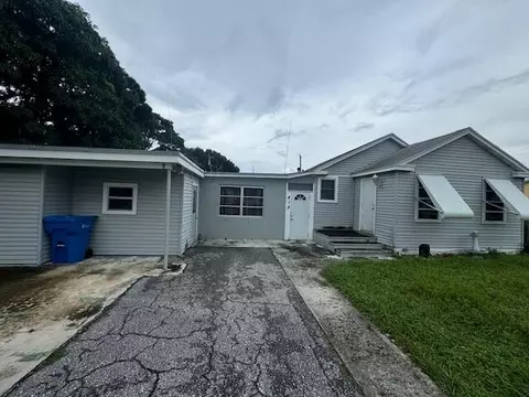418 N Broadway, Lantana, FL 33462