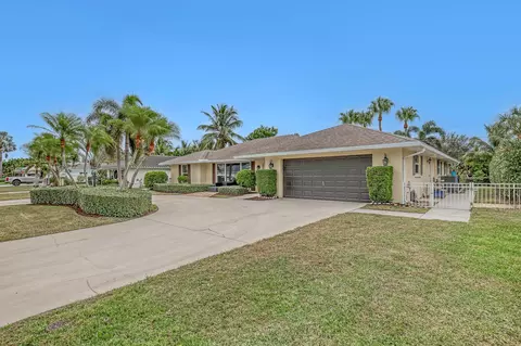 1920 Mediterranean Rd W, Lake Clarke Shores, FL 33406