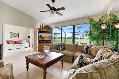 479 Prestwick Cir, Palm Beach Gardens, FL 33418
