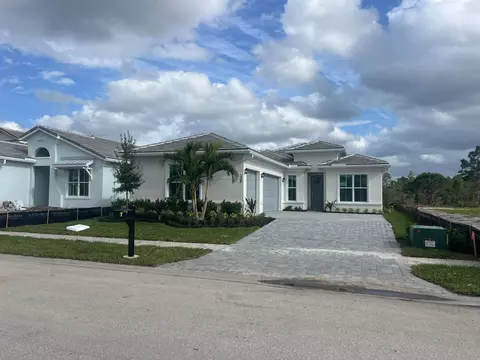 138 SE Calmo Cir, Port Saint Lucie, FL 34984