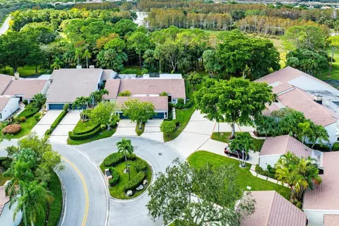 41 Edinburgh Dr, Palm Beach Gardens, FL 33418
