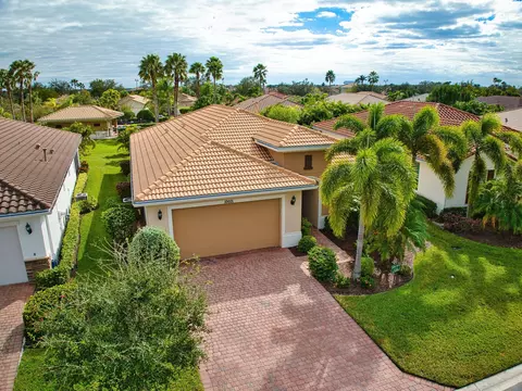 10021 SW Oak Tree Cir, Port Saint Lucie, FL 34987