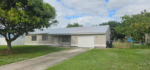 3225 SW Ronlea Ct, Port Saint Lucie, FL 34953