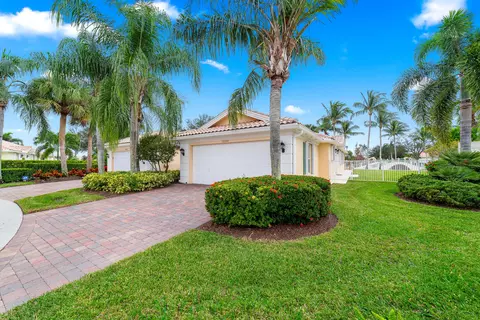 8244 Cozumel Ln, Wellington, FL 33414