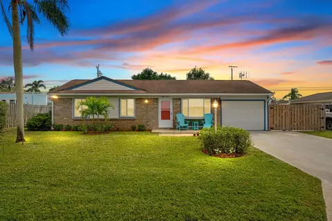 8052 SEvergreen St, Hobe Sound, FL 33455