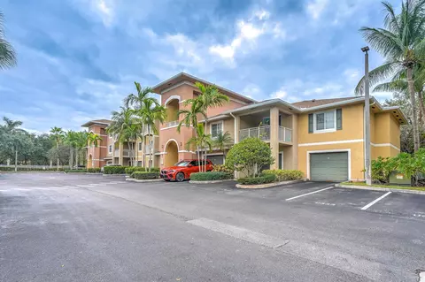 6573 Emerald Dunes Dr #106, West Palm Beach, FL 33411